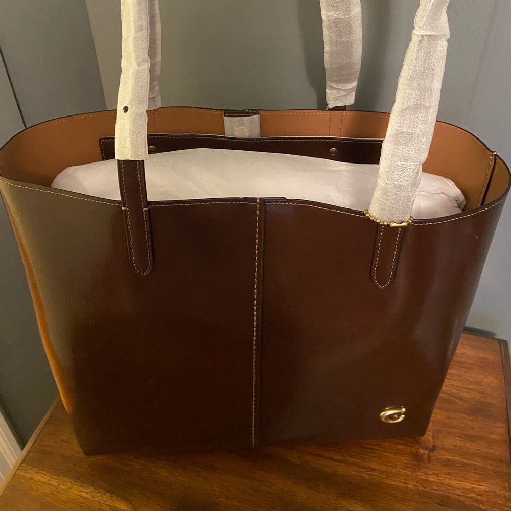 Coach Leather Tote in Maple- NWT